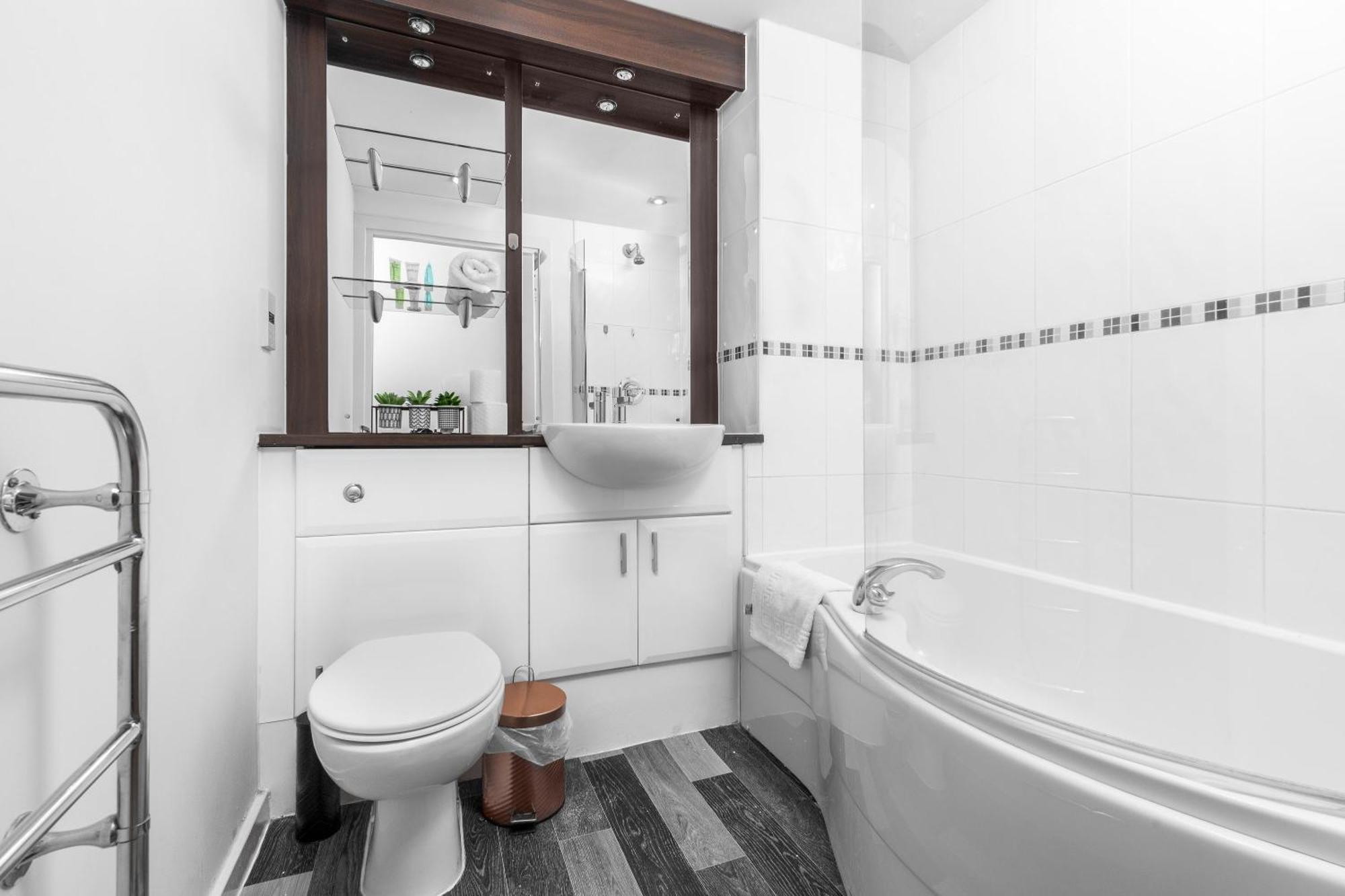 City Centre Apartment - 2 Bedroom - Secure Parking - Top Rated - 201M 伯明翰 外观 照片